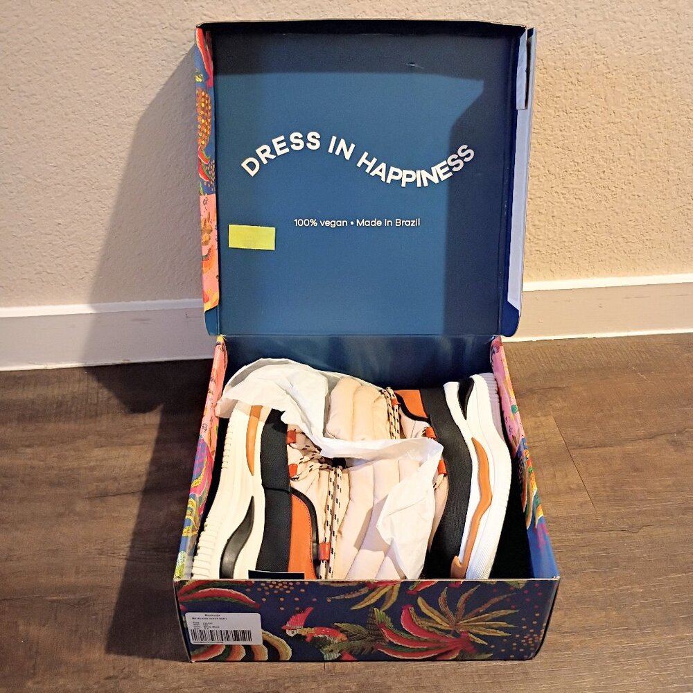 NIB FARM RIO Women's Made In Brazil Matelasse Puffy Boots size 6.5